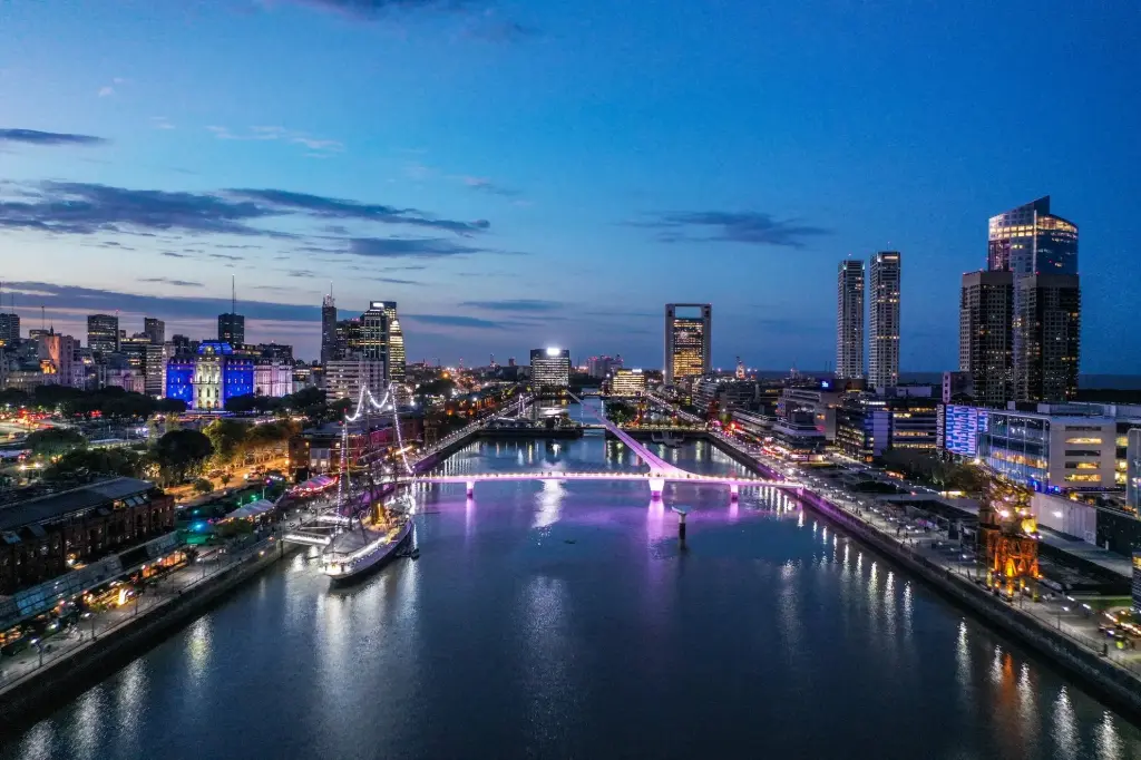 Paseo por puerto Madero
